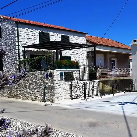 Hobbit דירה
