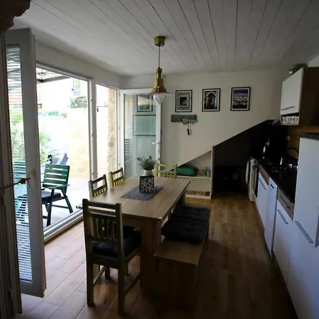 Hobbit Apartment