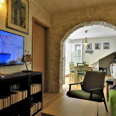 Hobbit Apartment