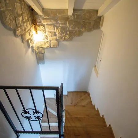 Hobbit Apartment *