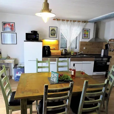 Apartment Hobbit *
