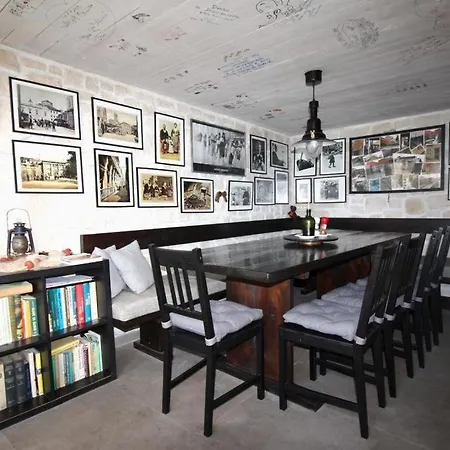 Hobbit Apartment